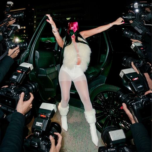 HOT HOT COUTURE — Jules Liesl